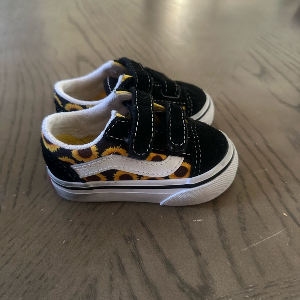 Baby Vans- Daisy Design